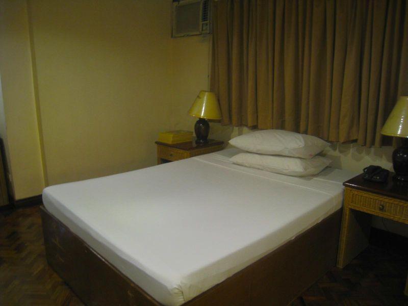 Salcedo Suites Makati City Extérieur photo