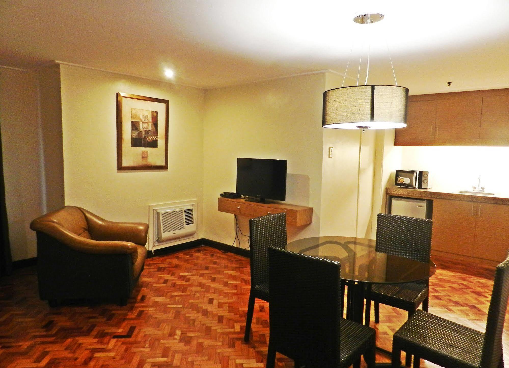 Salcedo Suites Makati City Extérieur photo
